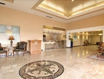 Ramada by Wyndham Hawthorne/LAX 2