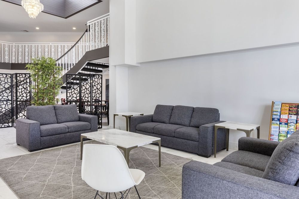 Buena Park Hotel Near Knott's Berry Farm 3