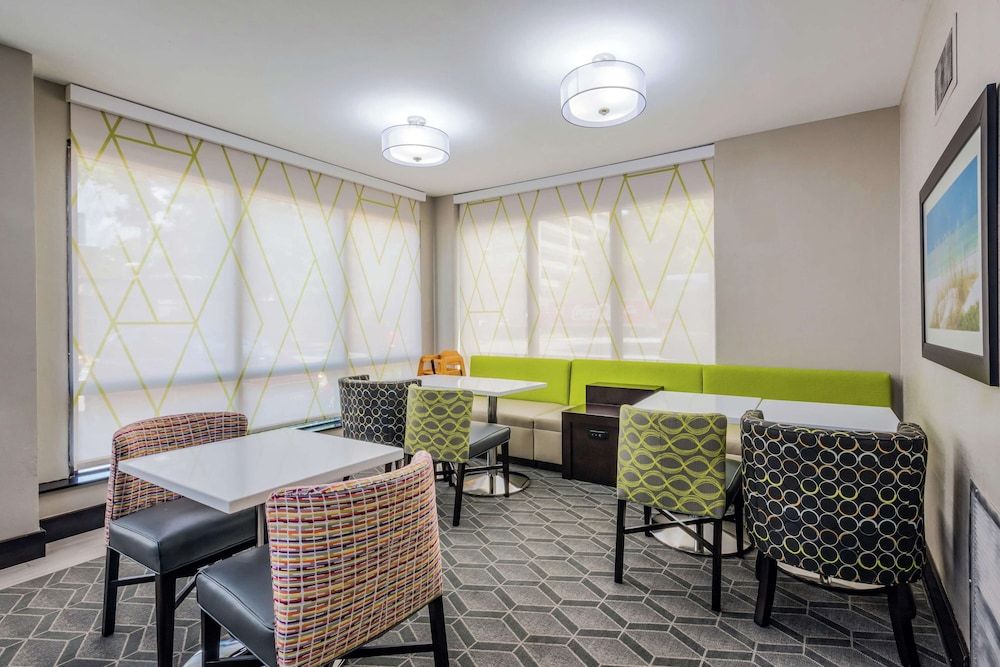 Hampton Inn Tampa-International Airport/Westshore 3 Hampton Inn Tampa-International Airport/Westshore 3