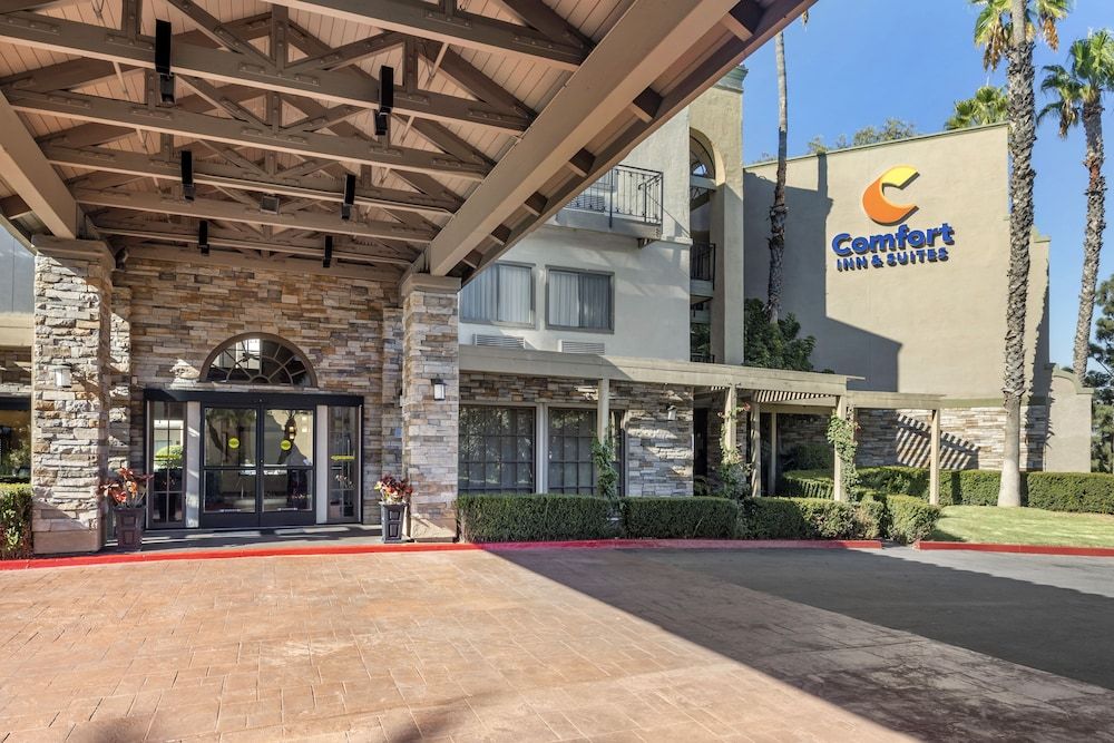 Comfort Inn & Suites Orange County John Wayne Airport 2 estrelas em Santa Ana