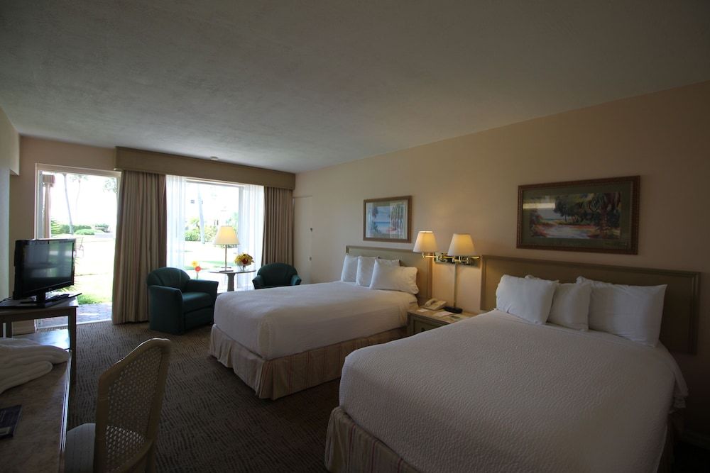 Sandcastle Resort at Lido Beach 3