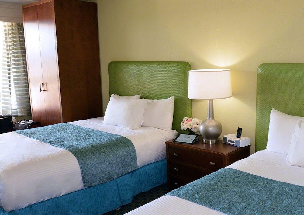 Carmel Mission Inn & Fuse Lounge Café 3 Carmel Mission Inn & Fuse Lounge Café 3