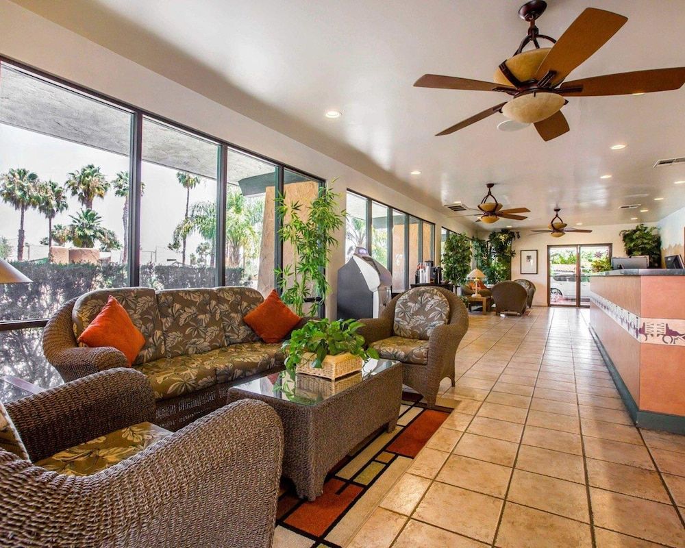 Travelodge by Wyndham Palm Springs 3