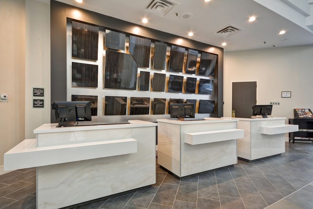 Embassy Suites Hotel Charlotte 2 Embassy Suites Hotel Charlotte 2