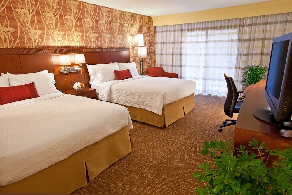 Courtyard by Marriott Seattle Southcenter 3 Courtyard by Marriott Seattle Southcenter 3