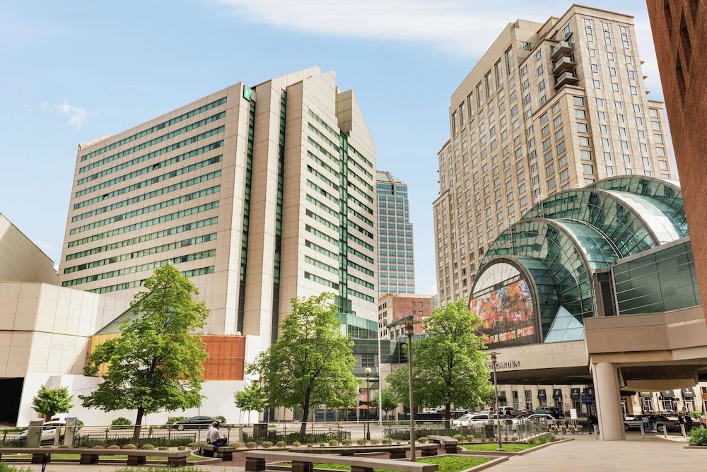 Embassy Suites Indianapolis Downtown 1