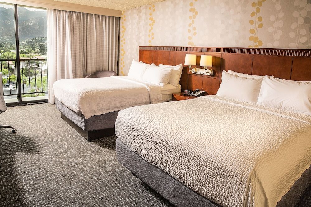 Courtyard by Marriott Los Angeles Pasadena/Monrovia 2