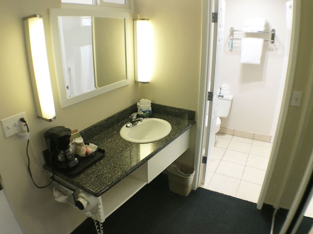 Pea Soup Andersens Inn 3