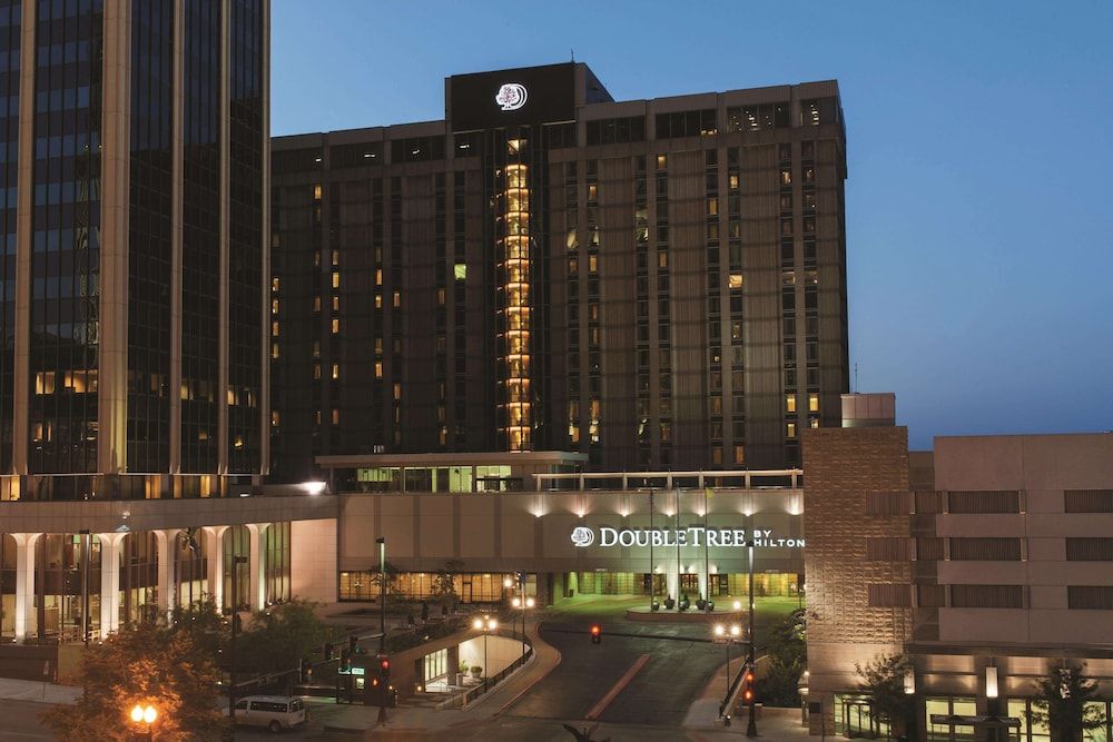 DoubleTree by Hilton Omaha Downtown 1
