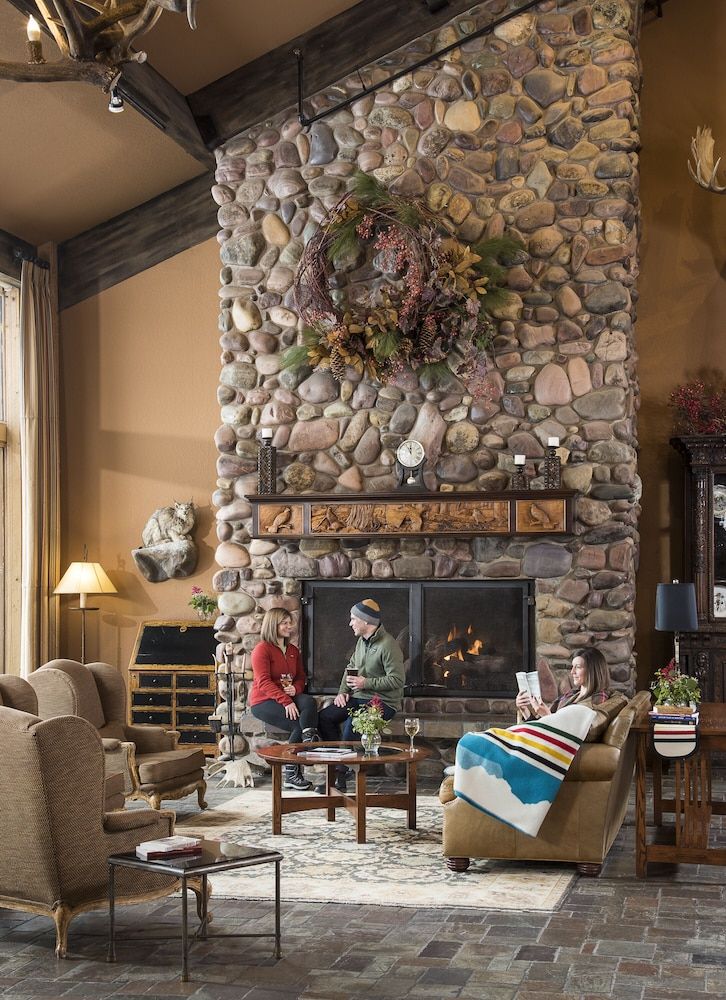 Grouse Mountain Lodge 2