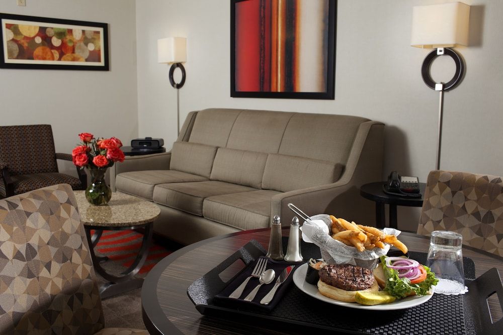 Holiday Inn Newark Airport 2