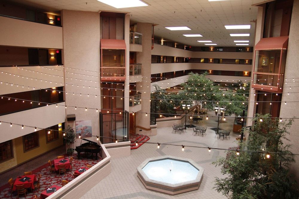 Ramada by Wyndham Viscount Suites Tucson East 2