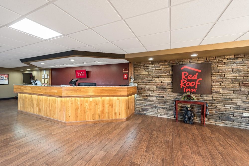 Red Roof Inn & Suites Pigeon Forge - Parkway 2