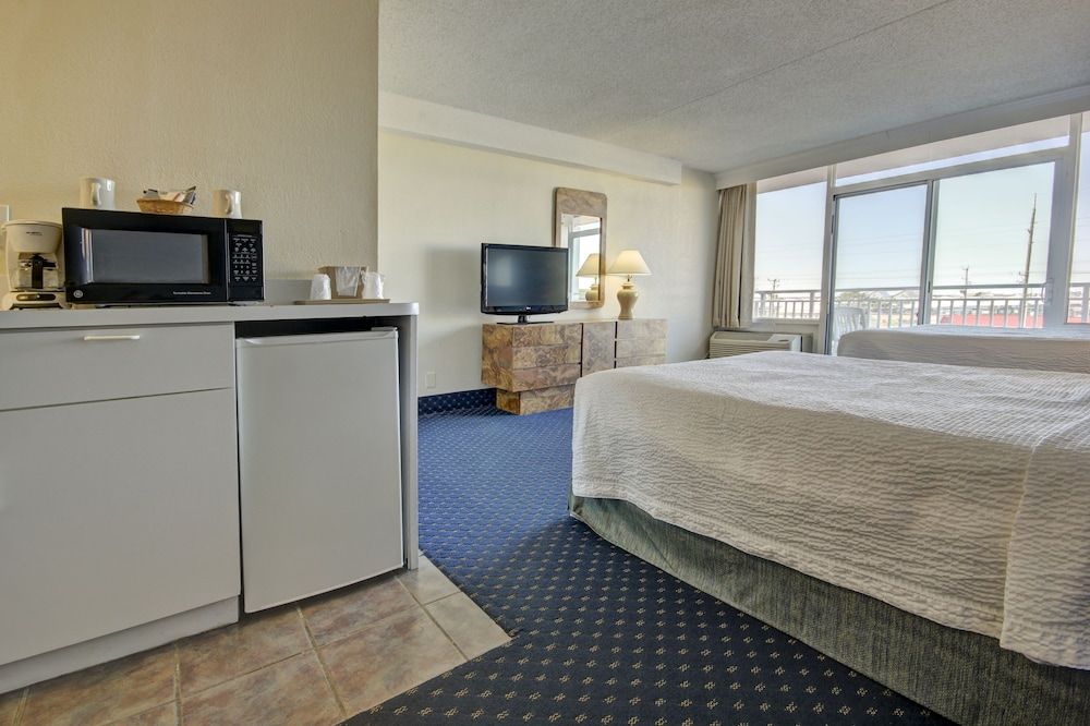 Carousel Resort Hotel & Condominiums 3