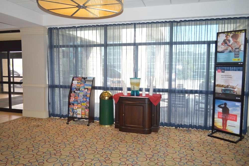 Red Lion Hotel North Baltimore 2