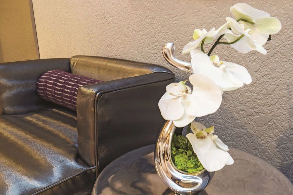 La Quinta Inn & Suites by Wyndham New Orleans Airport 3