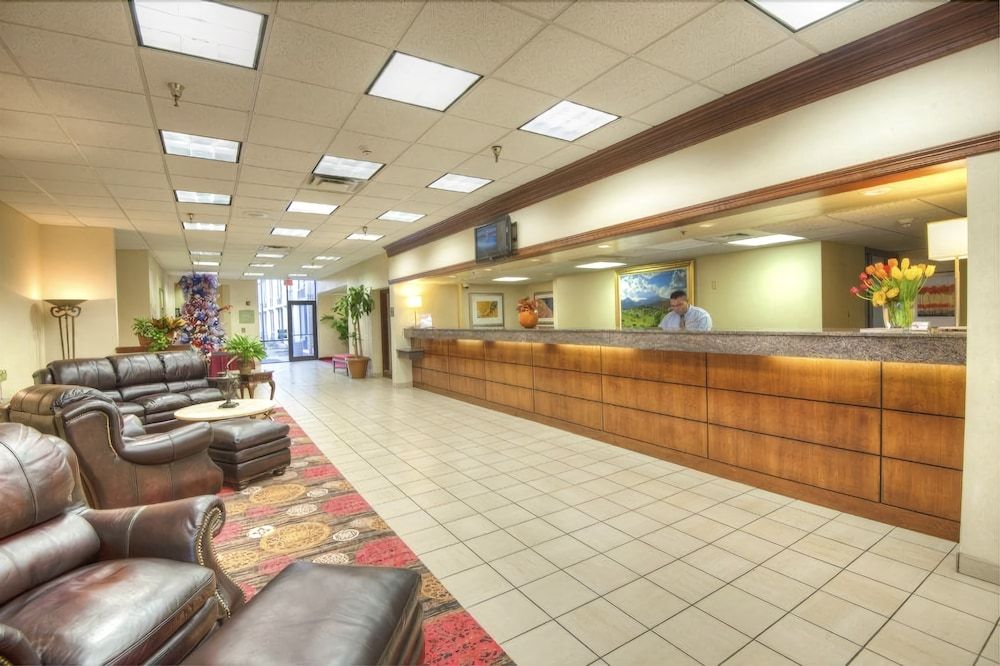 MCM Eleganté Hotel & Suites 3 MCM Eleganté Hotel & Suites 3