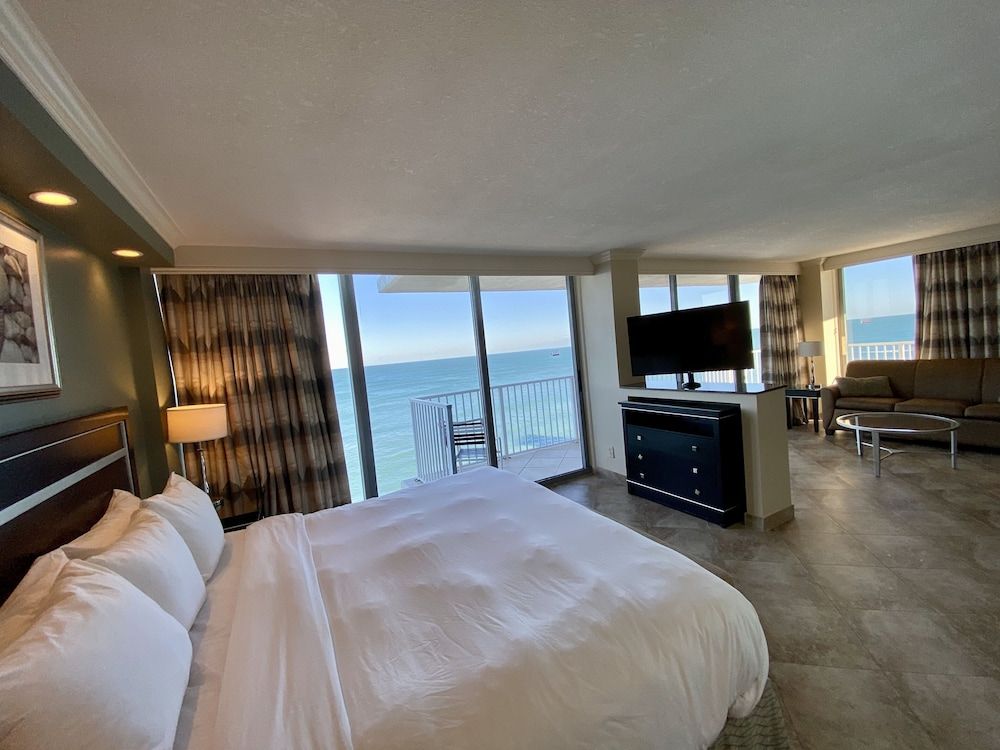 Radisson Suite Oceanfront 3