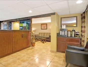 Super 8 by Wyndham El Paso Airport 3