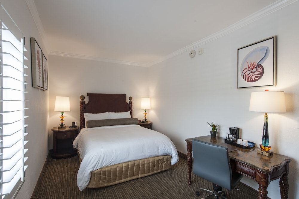 Beachcomber Oceanfront Resort & Villas 3