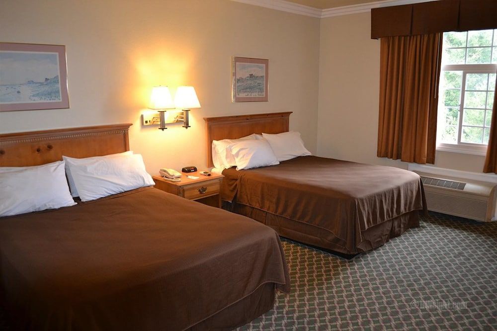 The Miramar Inn & Suites 3