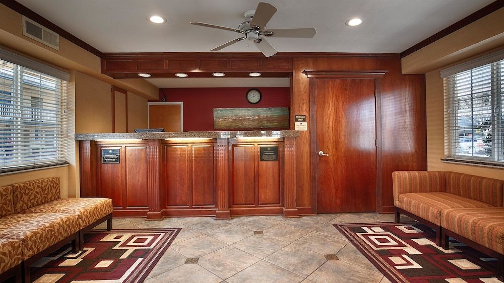 Best Western Town House Lodge 3