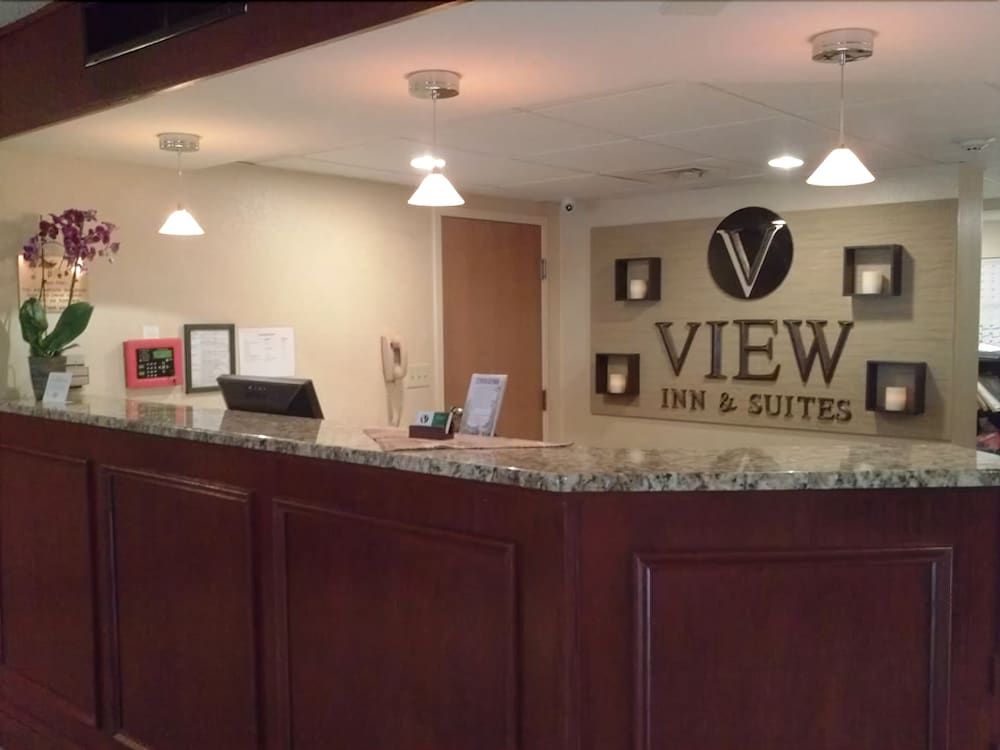 The View Inn & Suites 2