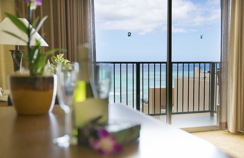 Waikiki Resort Hotel 1