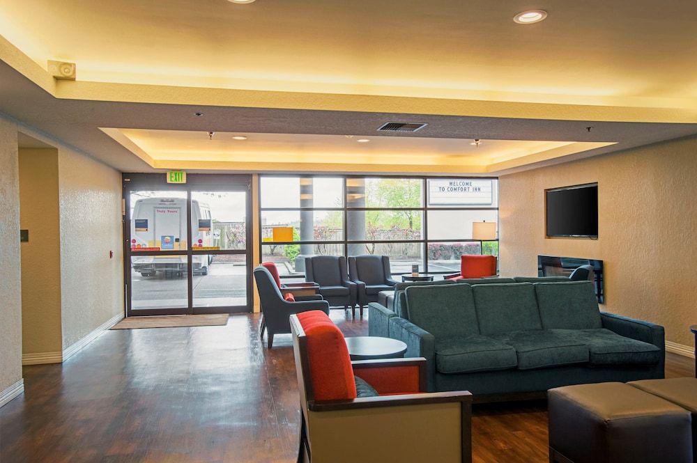 Comfort Inn & Suites Sea-Tac Airport 2