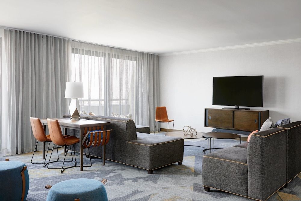 Renaissance Denver Stapleton Hotel 3