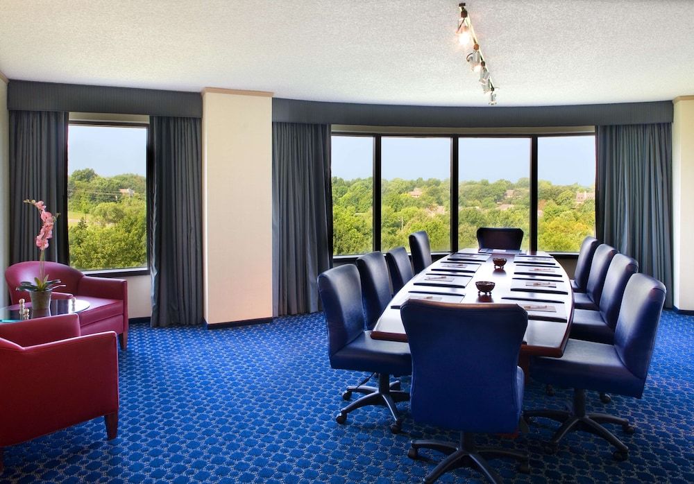 DoubleTree by Hilton Tulsa - Warren Place 3