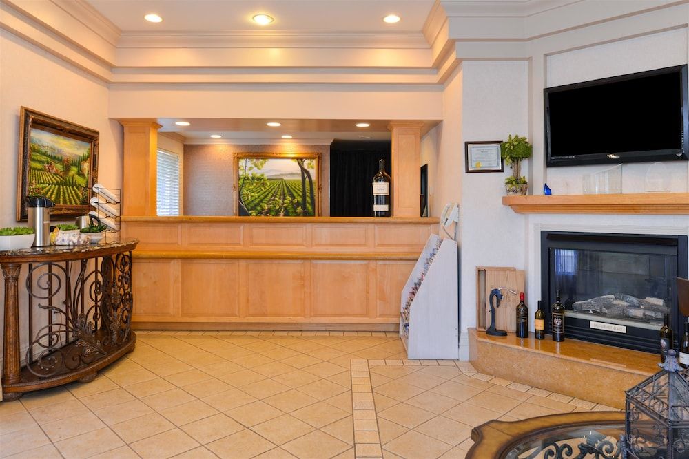 Napa Valley Hotel & Suites 2