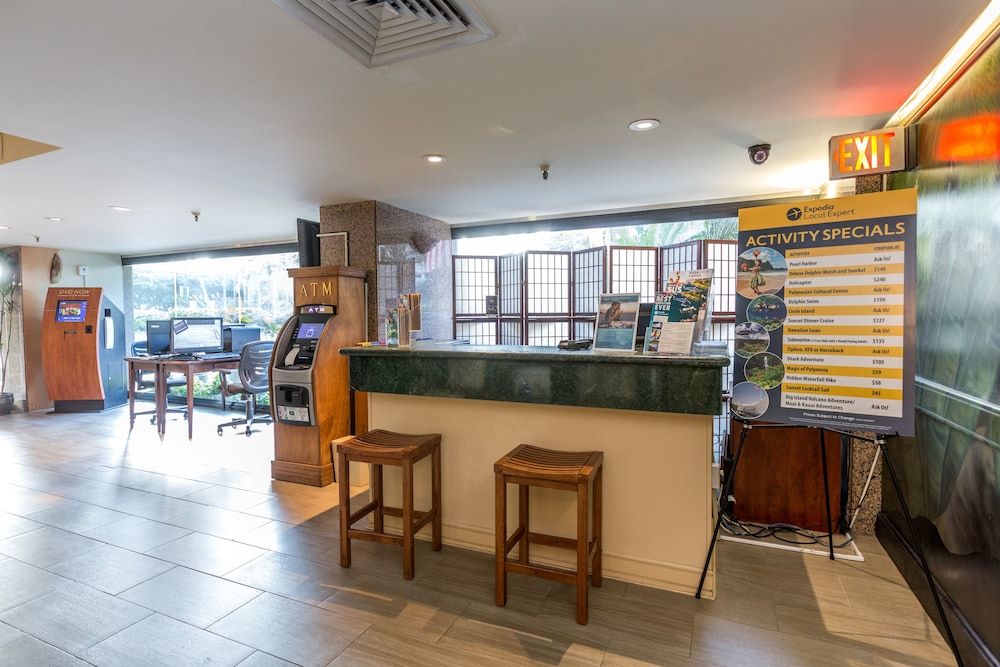 Aqua Palms Waikiki 2