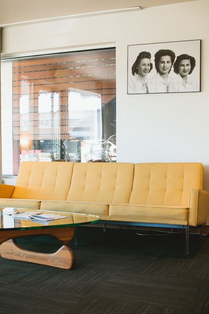 Modern Hotel and Apartments 2