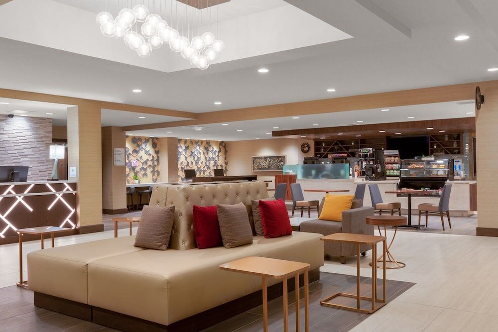 Holiday Inn Select La Mirada 2