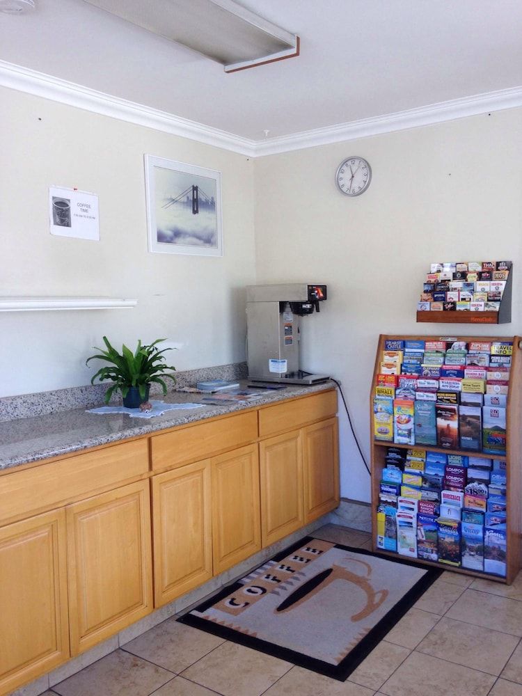 Rockview Inn And Suites 2