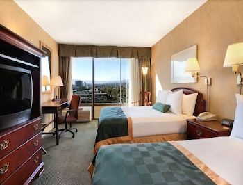 Ramada by Wyndham Reno Hotel and Casino 3