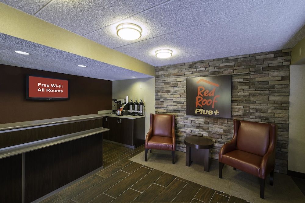 Red Roof Inn PLUS+ Philadelphia Airport 2
