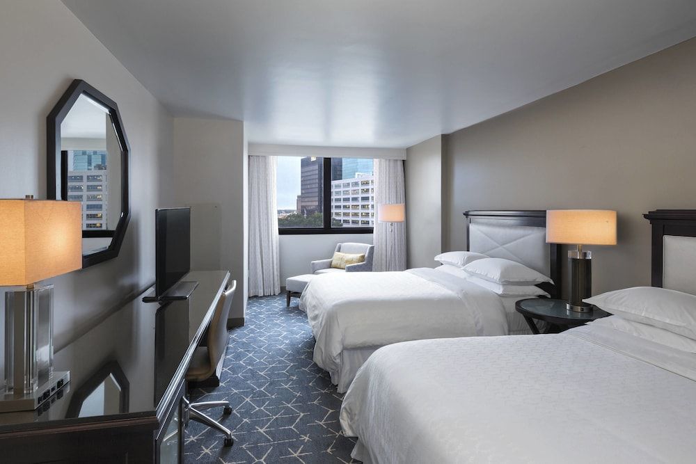 Sheraton Norfolk Waterside Hotel 3