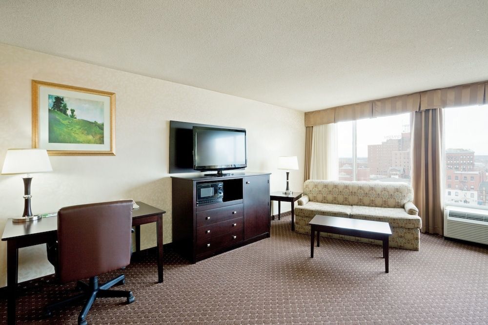 Holiday Inn Portland-By the Bay 3