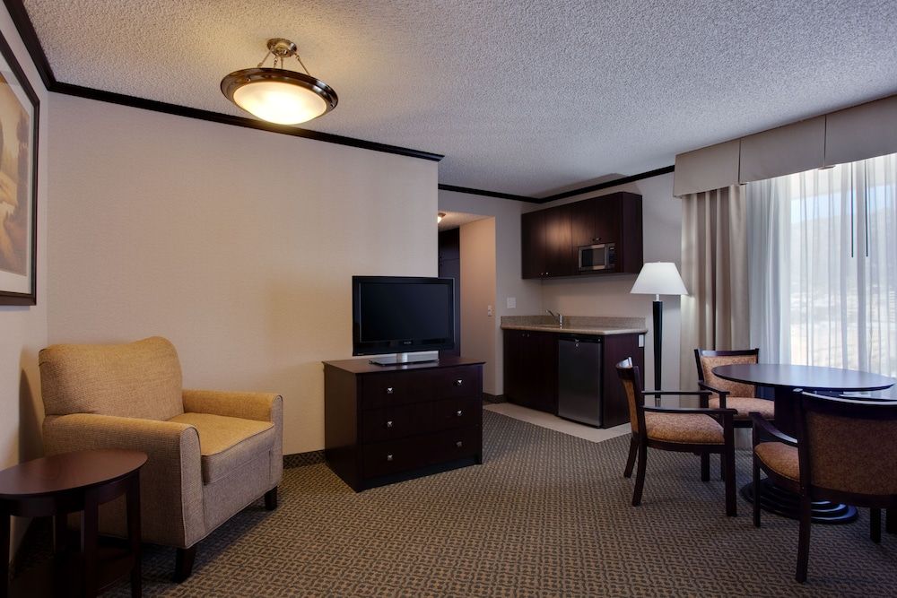 Holiday Inn Burbank-Media Center 3