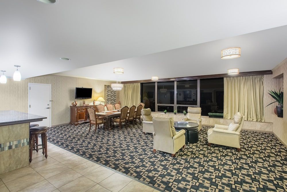 Crowne Plaza Philadelphia Cherry Hill 2 Crowne Plaza Philadelphia Cherry Hill 2