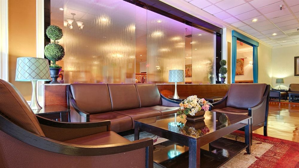 Best Western Plus Grosvenor Airport Hotel 2