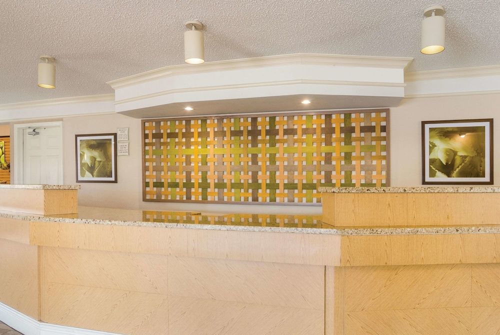 La Quinta Inn by Wyndham Denver Cherry Creek 3
