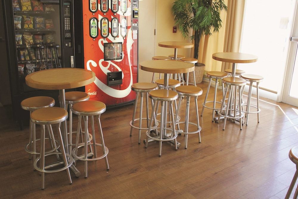 La Quinta by Wyndham Sunrise 2