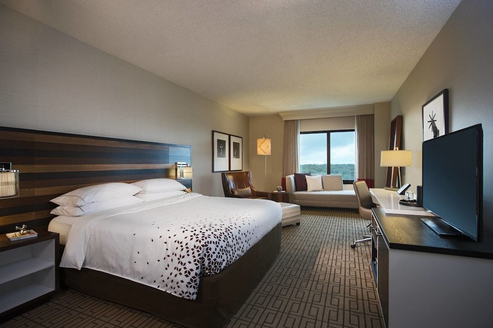 Renaissance Austin Hotel 2