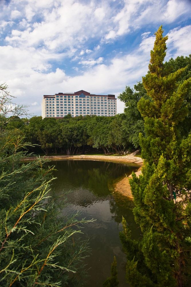 Renaissance Austin Hotel 1
