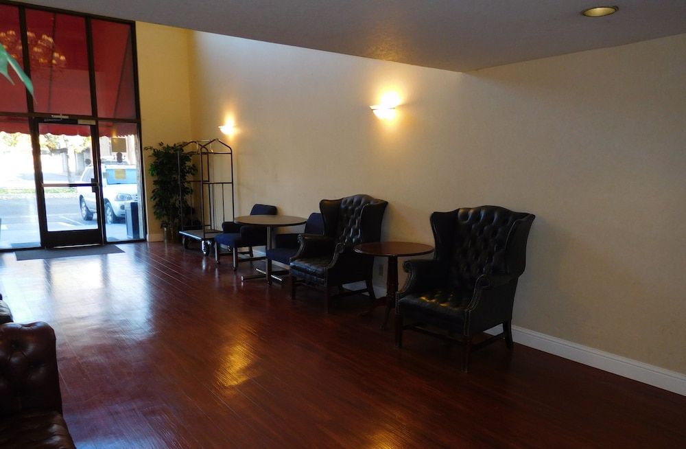 University Square Hotel 2