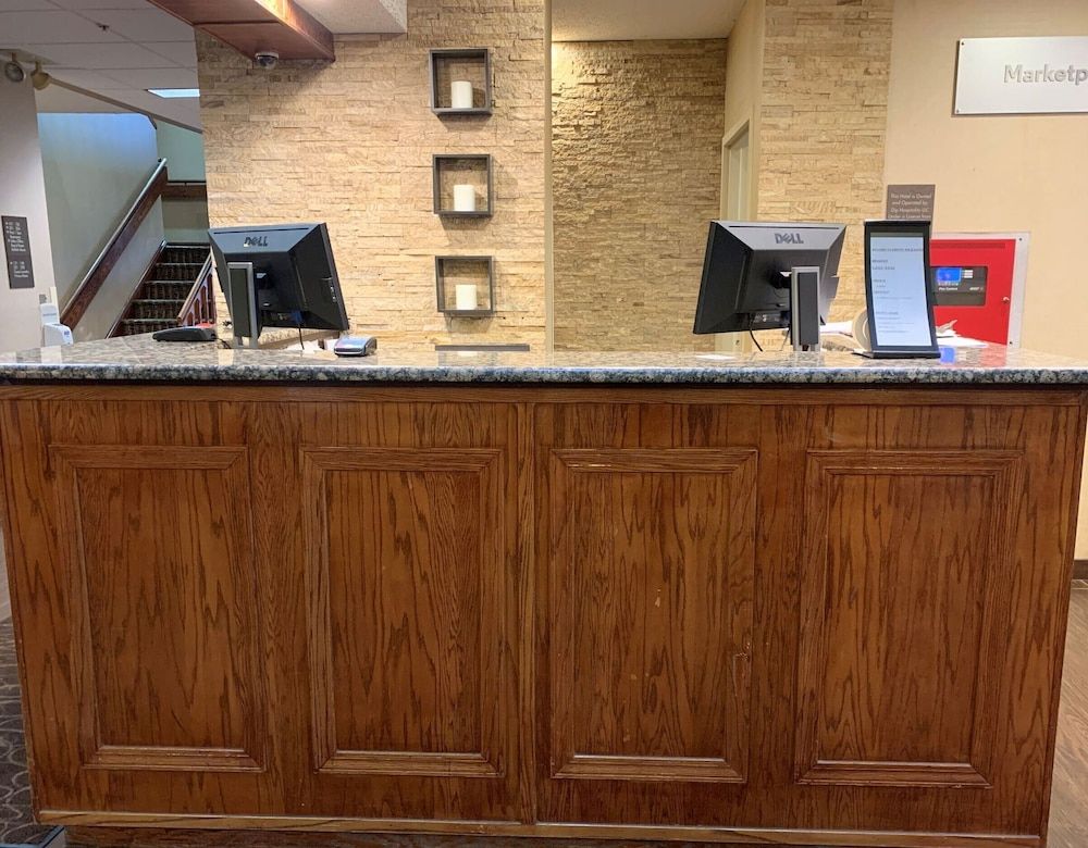 Townhouse Buffalo International Airport 3