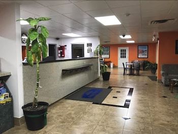 Howard Johnson by Wyndham Winter Haven FL 2